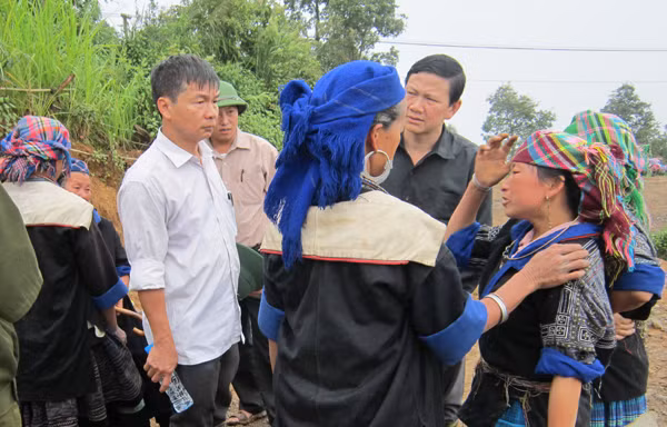 Người thân nạn nhân đau khổ trước sự ra đi của các nạn nhân