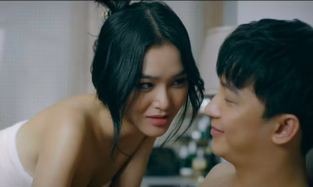 Ngập tràn cảnh giường chiếu, đánh ghen trên phim Việt giờ vàng