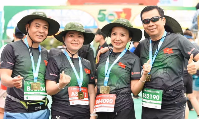 Vinamika - CERA Uniforms: Đồng Hành cùng Tiền Phong Marathon 2025 lan tỏa tinh thần thể thao