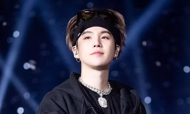 Thành viên thứ 3 của BTS lên đường nhập ngũ 