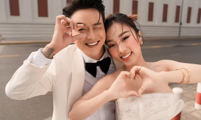 TiTi nhóm HKT thông báo kết hôn