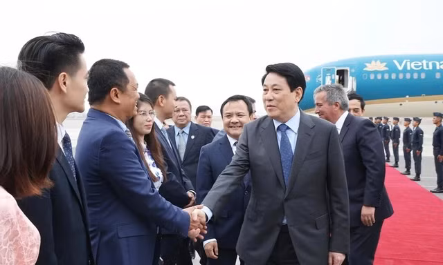Lễ đón Chủ tịch nước Lương Cường tại Sân bay Quốc tế Jorge Chávez ở Lima