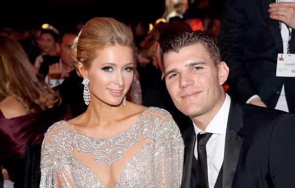 Paris Hilton bị bạn trai đòi nhẫn đính hôn 2 triệu USD dù không mua