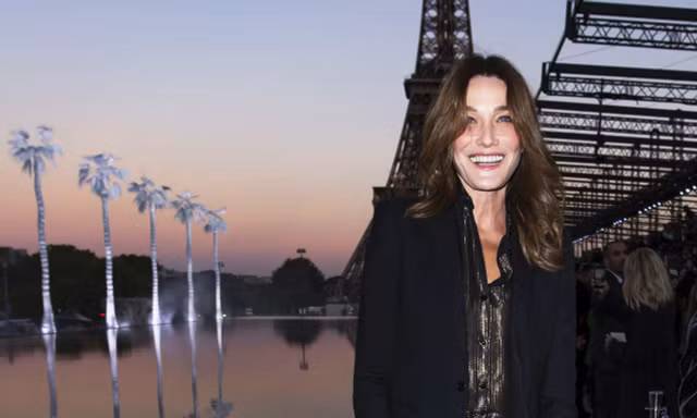 Vóc dáng siêu mẫu của cựu đệ nhất phu nhân Pháp Carla Bruni 