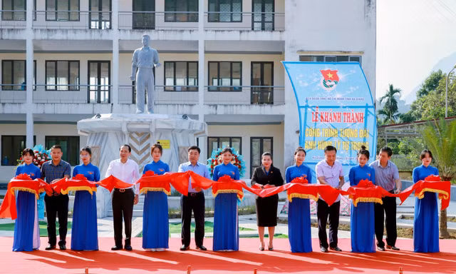 Khánh thành công trình Tượng đài Anh hùng Lý Tự Trọng tại Hà Giang