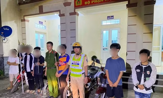 Khởi tố hai đối tượng mang dao đi giải quyết mâu thuẫn trong đêm