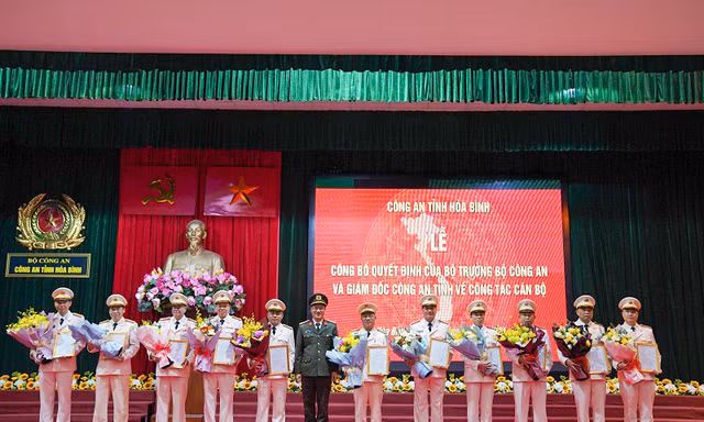 Công an tỉnh Hòa Bình điều động nhiều vị trí cán bộ lãnh đạo