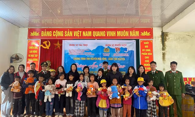 Mang đông ấm về vùng cao Sơn La