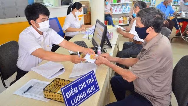 Trả gộp 2 tháng lương hưu, trợ cấp dịp Tết Nguyên đán