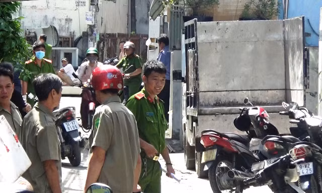 Khám nghiệm hiện trường vụ giết người yêu chặt xác phi tang