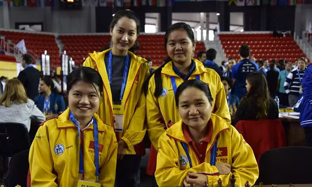 Cặp vợ chồng kỳ thủ giải cứu cờ vua Việt Nam ở Olympiad