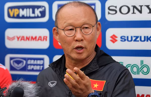 HLV Park Hang-seo lý giải quyết định chọn đội hình dự AFF Cup