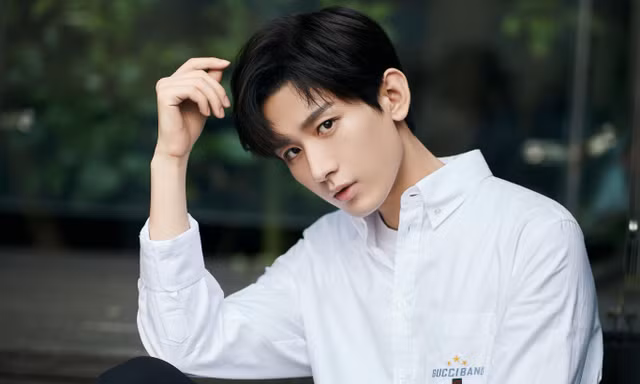 Vừa mới hot nhờ “Lưu Ly”, Thành Nghị đã mất hơn 60.000 người theo dõi sau một đêm