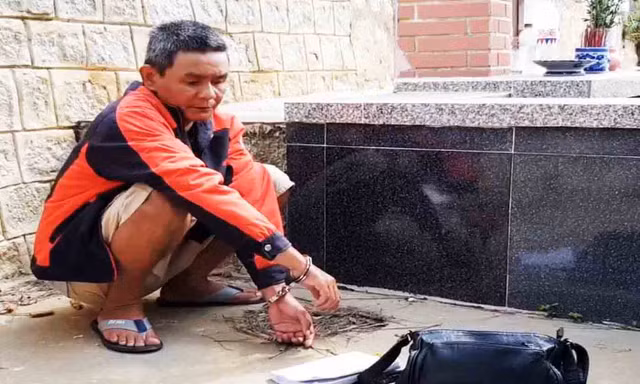 Đối tượng Dũng tại nghĩa địa