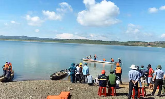 Tìm kiếm các HS bị mất tích