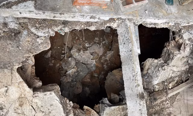 Hàm ếch nguy hiểm phía sau lớp đá của ta luy