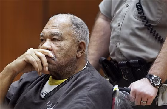 Sát nhân hàng loạt Samuel Little hầu tòa ở Los Angeles năm 2013. Ảnh: AP.