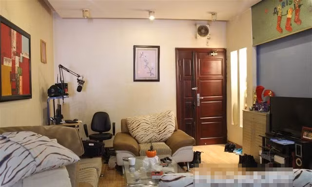 Những ngôi nhà bình dân của sao Việt