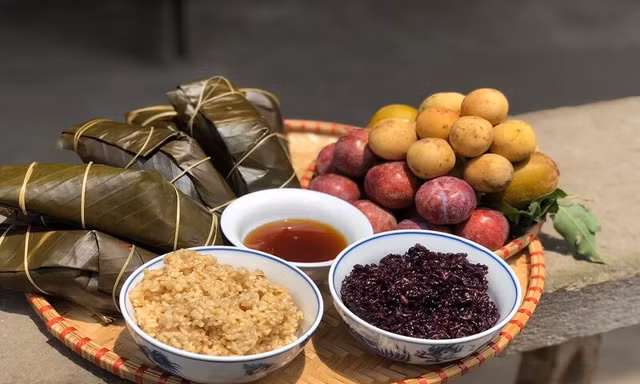 Tại sao Tết Đoan Ngọ lại ăn cơm rượu?