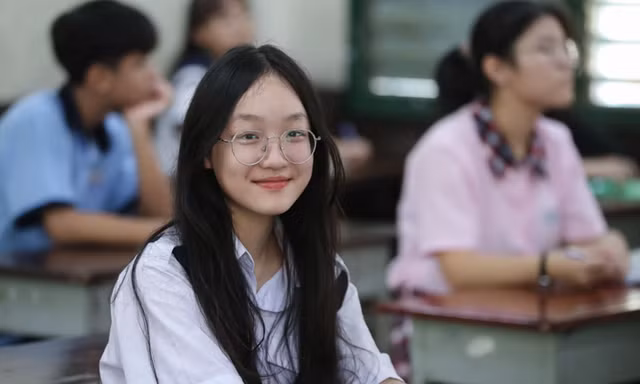 Làm cách nào để có một bộ SGK thống nhất, hiện đại?
