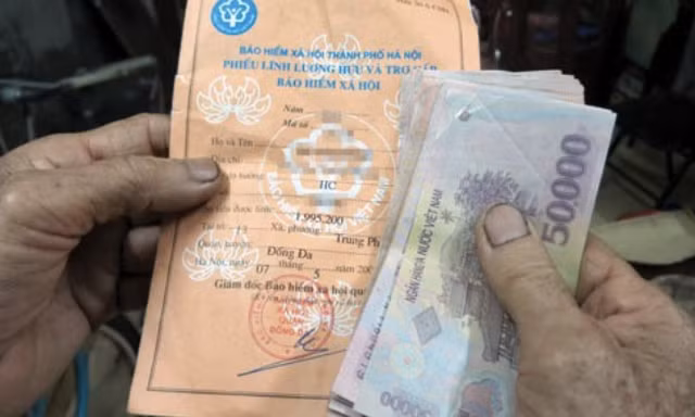 Ai sẽ bị tạm 'cắt' lương hưu từ 1/7?