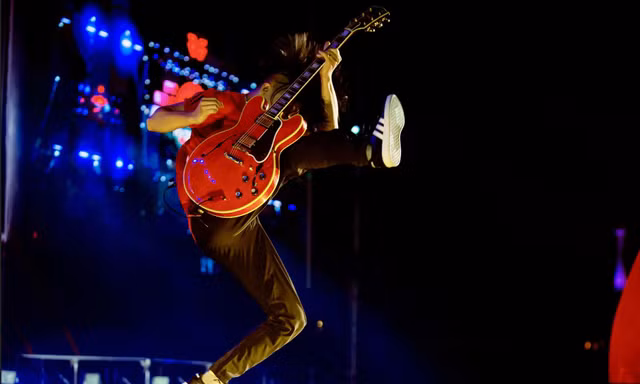 Cuộc hôn phối của xiếc với rock 