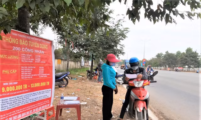 Doanh nghiệp thiếu lao động sau khi tái sản xuất Ảnh: HƯƠNG CHI