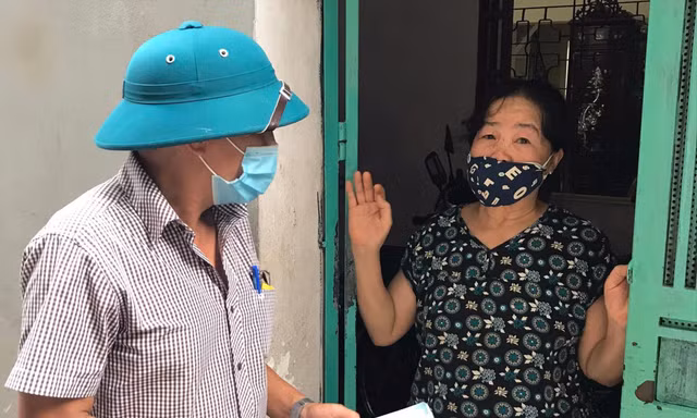 Phường Phúc Xá (Ba Đình, Hà Nội) vận động chủ nhà trọ miễn, giảm giá thuê trọ cho người lao động gặp khó khăn do COVID-19 (Ảnh: PV )