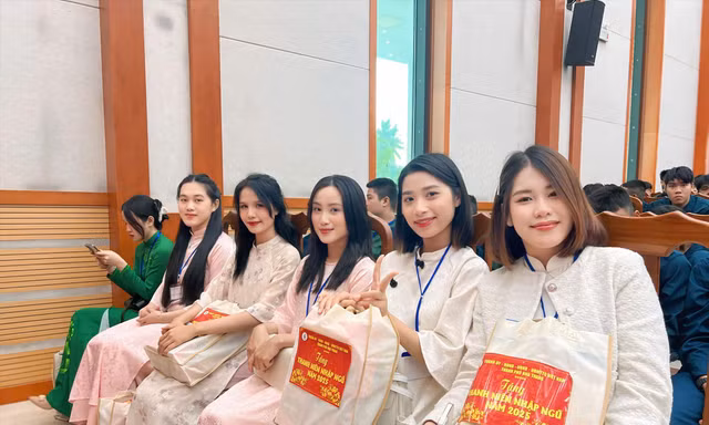 Nữ tân binh phố biển duy nhất tham gia nghĩa vụ CAND 