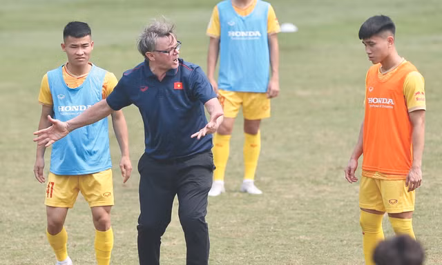 Ông Troussier và cơ hội 'giữ ghế' ở đội tuyển Việt Nam 