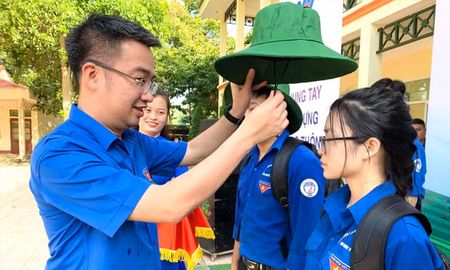 Sức trẻ 'đội nắng thắng mưa'