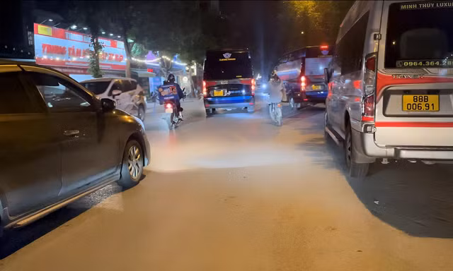 Xe dù, bến cóc vẫn 'thách thức' 