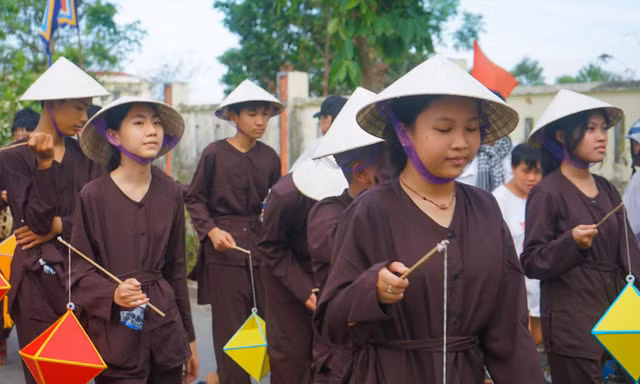 Giữ làng trong phố 