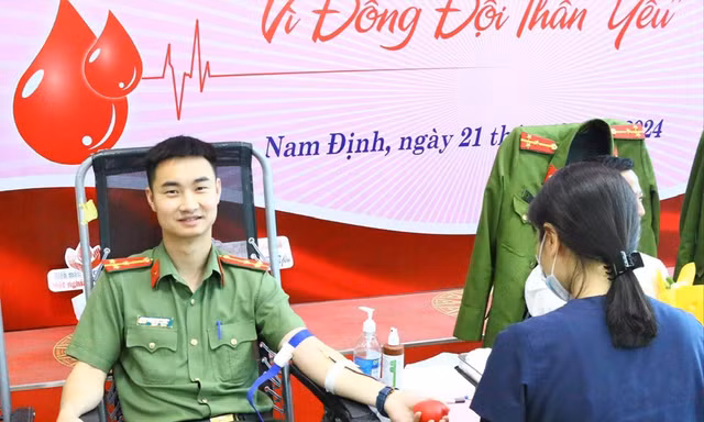 Thầm lặng lập chiến công 