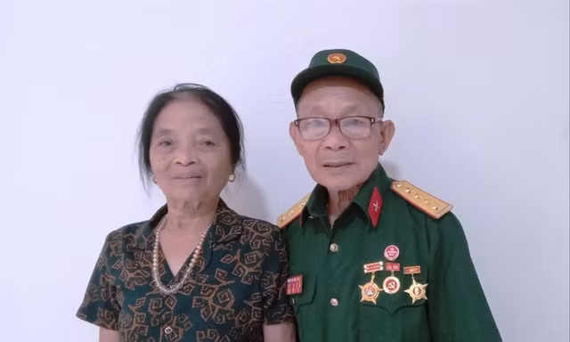 Mạch nguồn tri ân và những câu chuyện - Bài 11: 40 năm trọn một chữ tình 