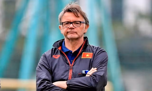 Hành trình đầy thử thách với ông Troussier 