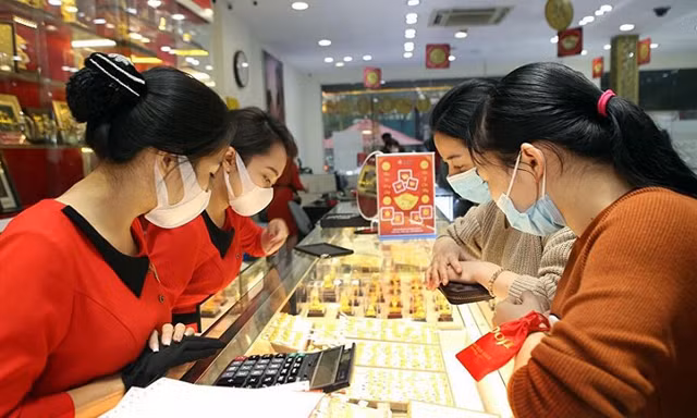Nhà đầu tư Việt hờ hững với vàng
