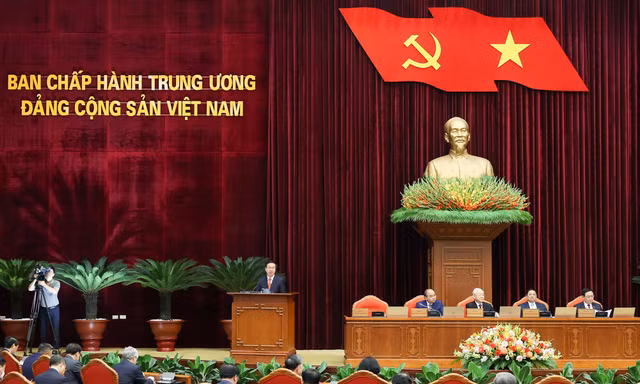 Quy định mới của Bộ Chính trị về phân cấp quản lý, bổ nhiệm cán bộ 