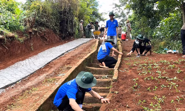 'Ba cùng' đổi thay vùng đất khó - Bài 7: Tạo diện mạo mới cho buôn làng