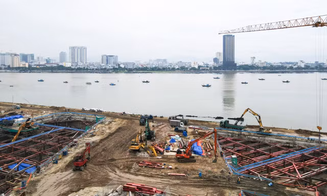 Bao giờ Đà Nẵng làm hầm chui qua sông Hàn?