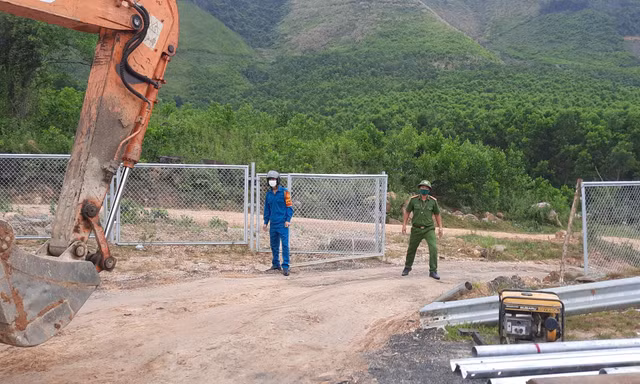 Khẩn trương đóng các lối mở tự phát trên cao tốc La Sơn - Túy Loan trước ngày vận hành