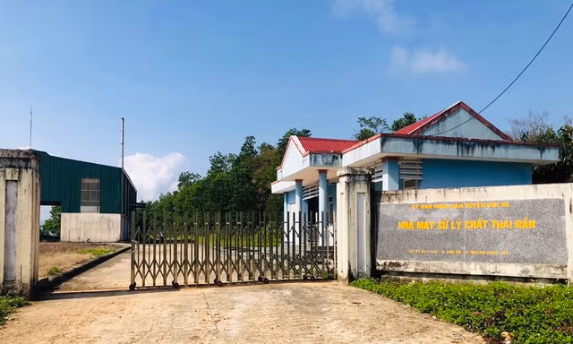 Đầu tư hơn 10 tỷ đồng xây nhà máy xử lý rác thải rồi... đắp chiếu