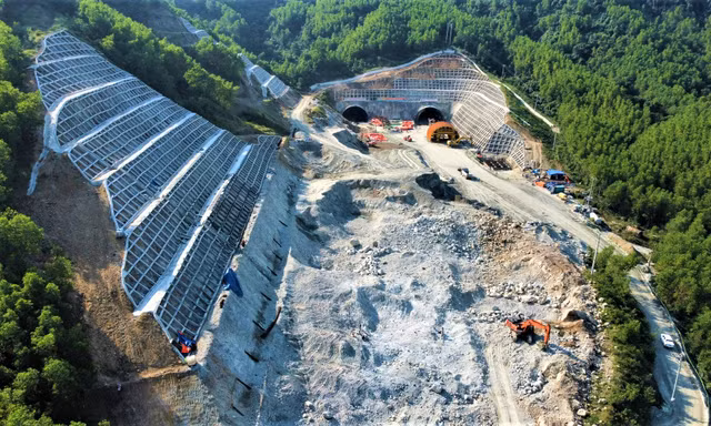 Quảng Ngãi lên phương án cưỡng chế, bàn giao 100% mặt bằng cao tốc trước 30/4