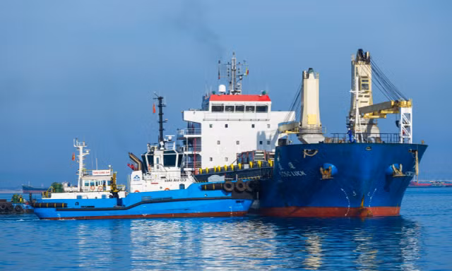 Cảng tổng hợp Container Hòa Phát Dung Quất đón chuyến tàu thương mại đầu tiên