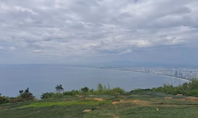 Tạm dừng hoạt động dịch vụ dù lượn sau vụ du khách rơi tử vong ở Sơn Trà