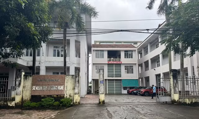 Quảng Ngãi: 63 trường hợp thôi việc, nghỉ hưu trước tuổi