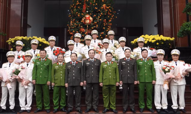 Tinh gọn bộ máy, 15 chỉ huy cấp phòng Công an Đà Nẵng nghỉ hưu trước tuổi