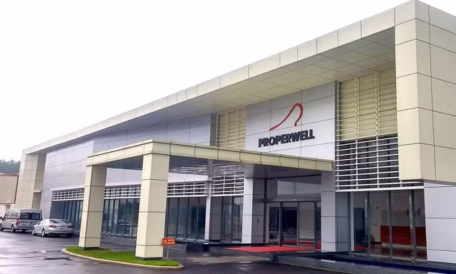 Quảng Ngãi phong tỏa Công ty TNHH Properwell Việt Nam (khu công nghiệp VSIP, xã Tịnh Phong, huyện Sơn Tịnh) sau khi một công nhân mắc COVID-19.