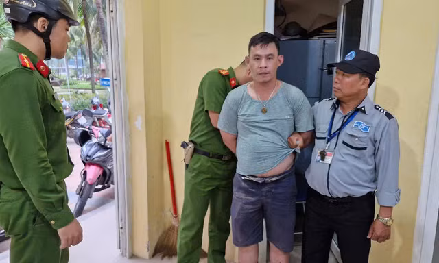 Mật phục nhiều giờ, bắt đối tượng trộm tài sản của du khách ở biển Đà Nẵng
