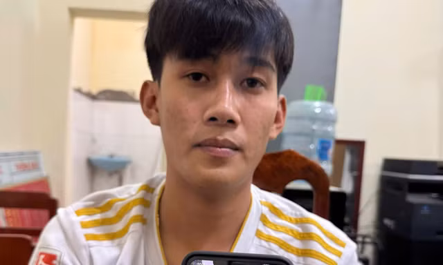 Trộm 'clip nóng' từ camera của nhiều gia đình để tống tiền